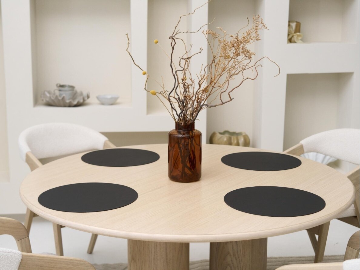 Leather placemat for TOGO round black 4