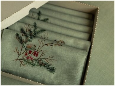 Šventinė Indrės Sapagovaitės stalo tekstilės kolekcija WINTER FOREST