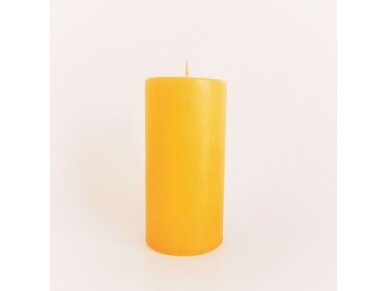 Žvakė geltona cilindro formos