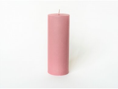 Žvakė rausvos spalvos cilindro formos