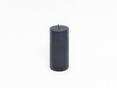 Žvakė tamsiai mėlynos spalvos cilindro formos